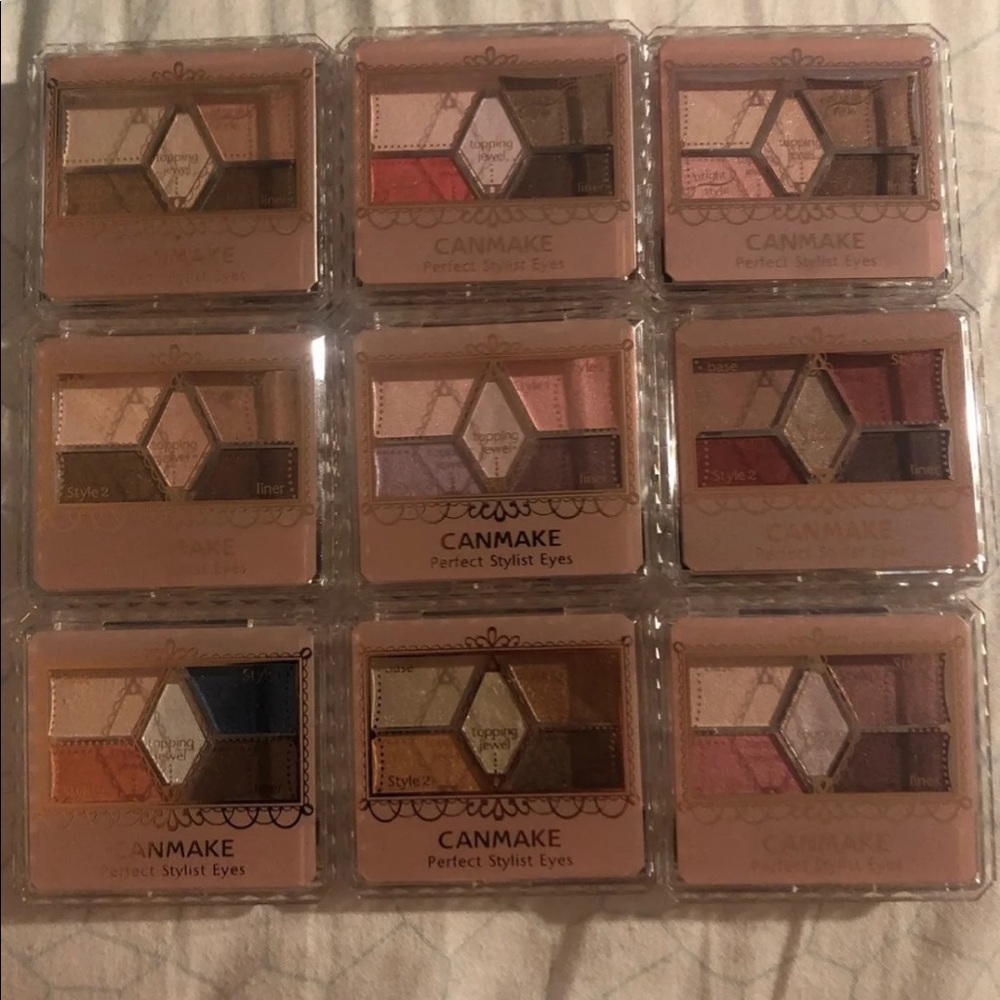 Canmake eyeshadow pallatte x9